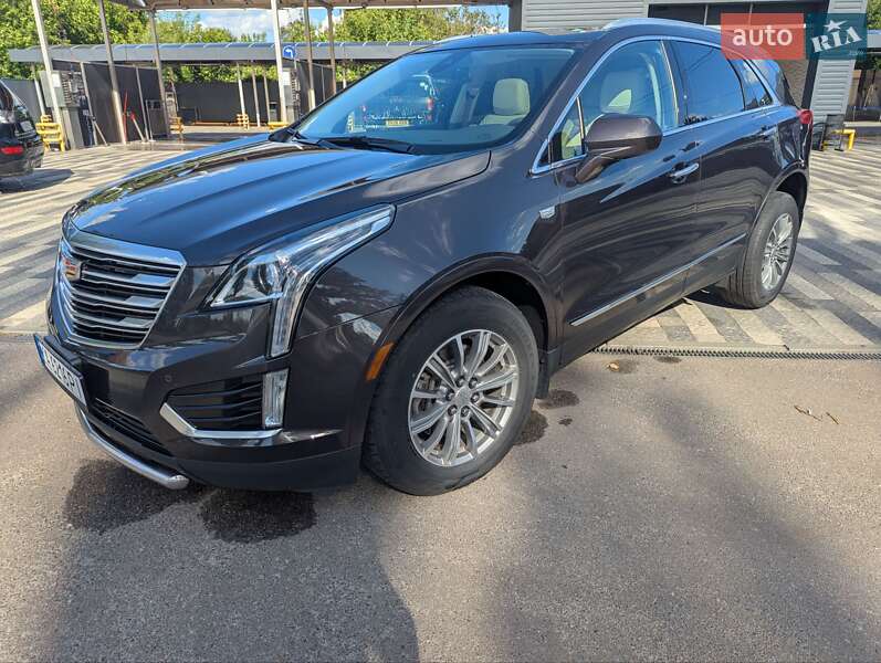Внедорожник / Кроссовер Cadillac XT5 2016 в 