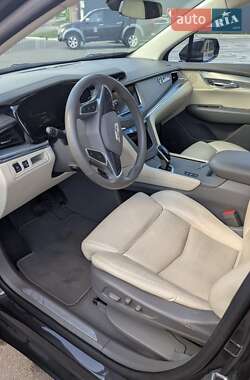 Внедорожник / Кроссовер Cadillac XT5 2016 в 