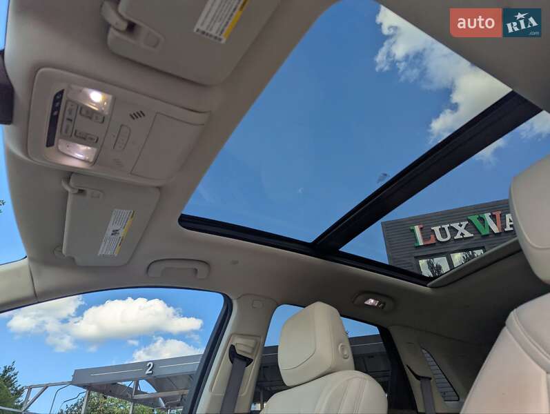 Позашляховик / Кросовер Cadillac XT5 2016 в Василькові