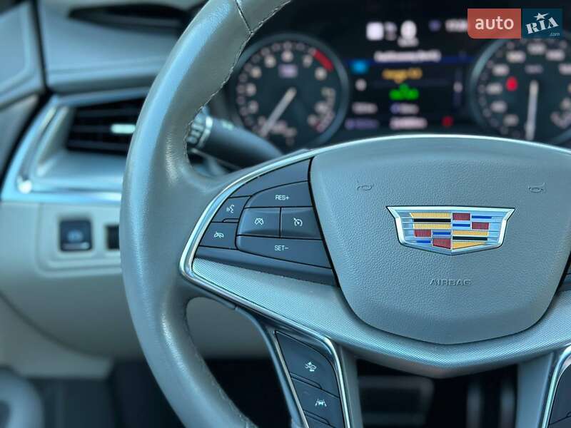 Позашляховик / Кросовер Cadillac XT5 2021 в Луцьку
