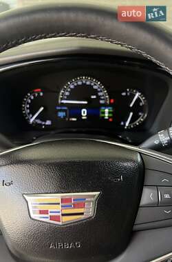 Внедорожник / Кроссовер Cadillac XT5 2017 в 