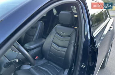Внедорожник / Кроссовер Cadillac XT5 2017 в 