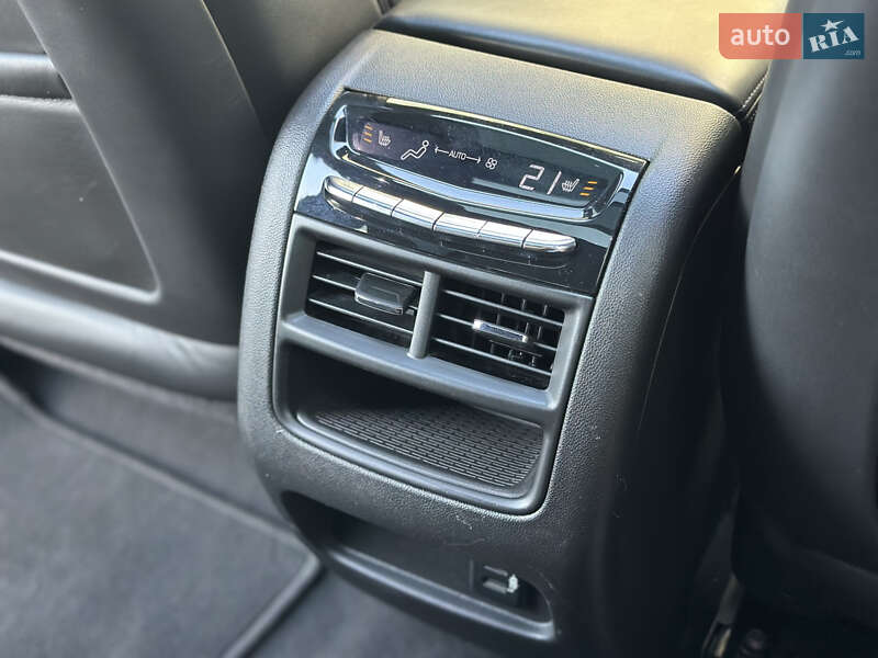 Позашляховик / Кросовер Cadillac XT5 2017 в Дніпрі