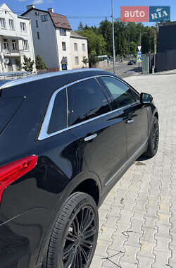 Внедорожник / Кроссовер Cadillac XT5 2019 в 