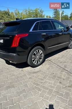 Внедорожник / Кроссовер Cadillac XT5 2017 в 