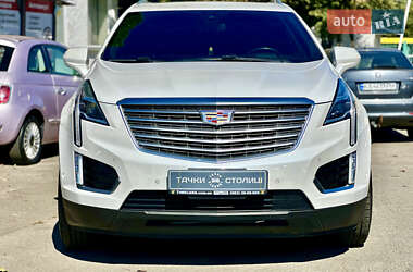 Внедорожник / Кроссовер Cadillac XT5 2017 в 