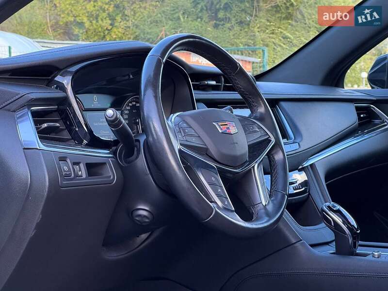Внедорожник / Кроссовер Cadillac XT5 2021 в Запорожье