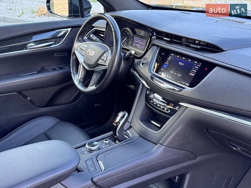 Внедорожник / Кроссовер Cadillac XT5 2021 в Запорожье