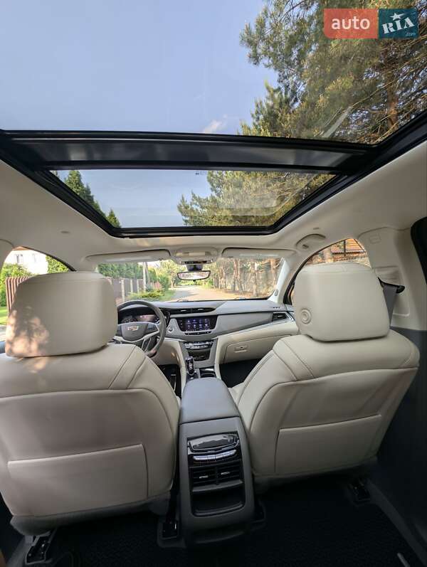 Внедорожник / Кроссовер Cadillac XT5 2021 в Луцке