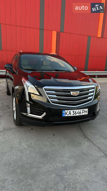Внедорожник / Кроссовер Cadillac XT5 2018 в Киеве
