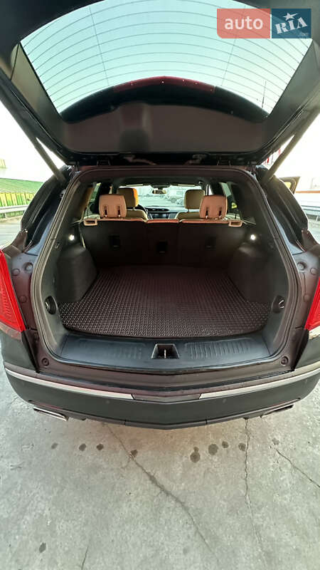 Внедорожник / Кроссовер Cadillac XT5 2018 в Киеве