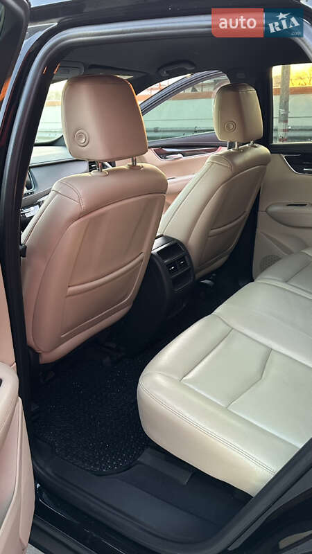 Внедорожник / Кроссовер Cadillac XT5 2018 в Киеве