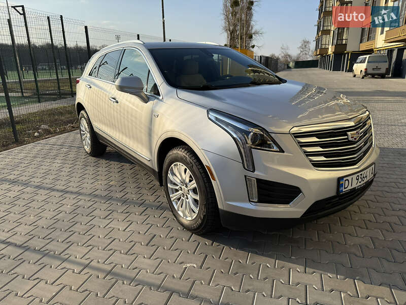 Внедорожник / Кроссовер Cadillac XT5 2017 в Виннице