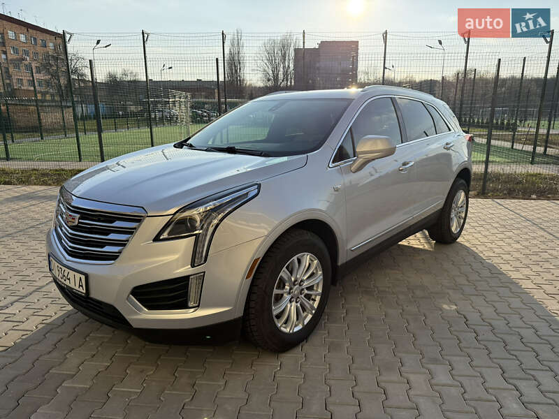 Внедорожник / Кроссовер Cadillac XT5 2017 в Виннице