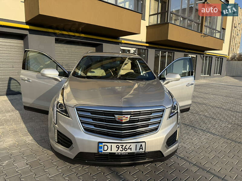 Внедорожник / Кроссовер Cadillac XT5 2017 в Виннице