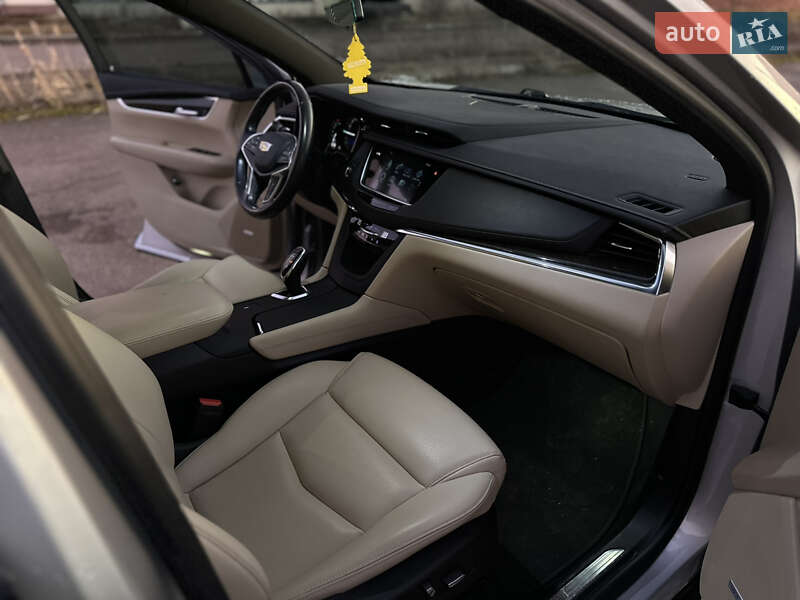 Внедорожник / Кроссовер Cadillac XT5 2019 в Шептицькому