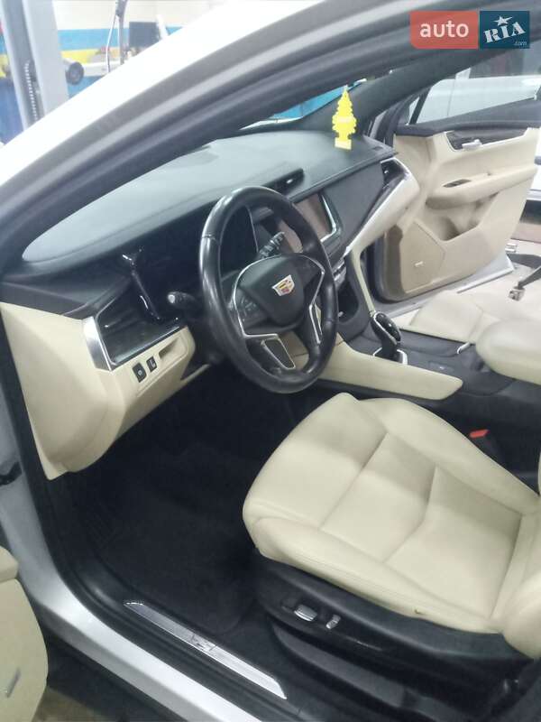 Внедорожник / Кроссовер Cadillac XT5 2019 в Шептицькому