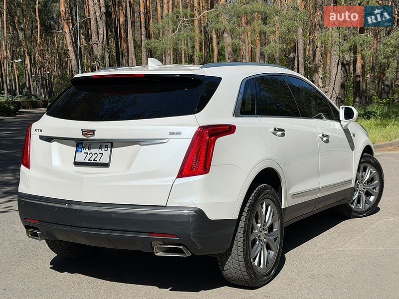 Внедорожник / Кроссовер Cadillac XT5 2018 в Новомосковске