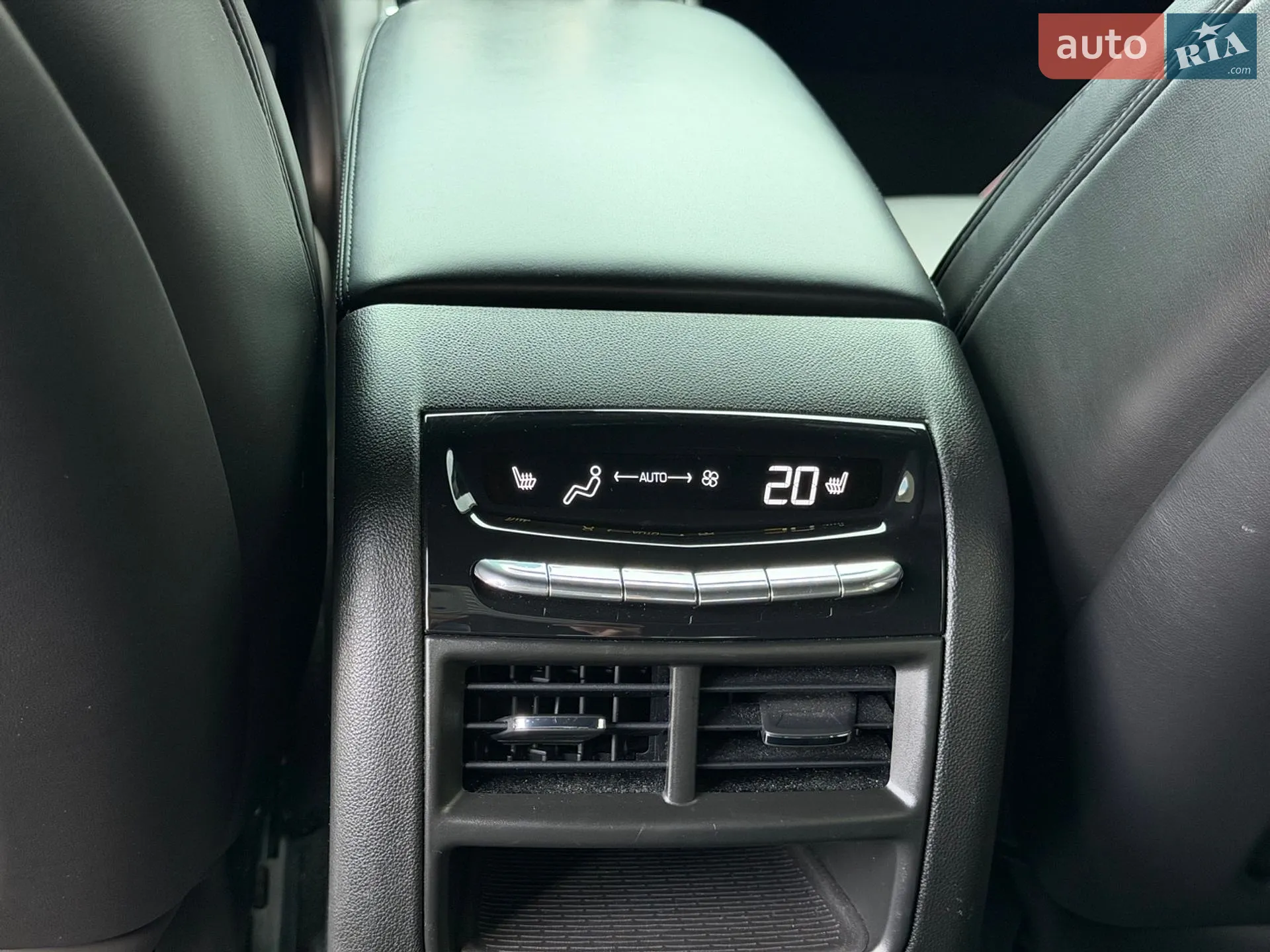 2016 Cadillac XT5 - мініатюра 20