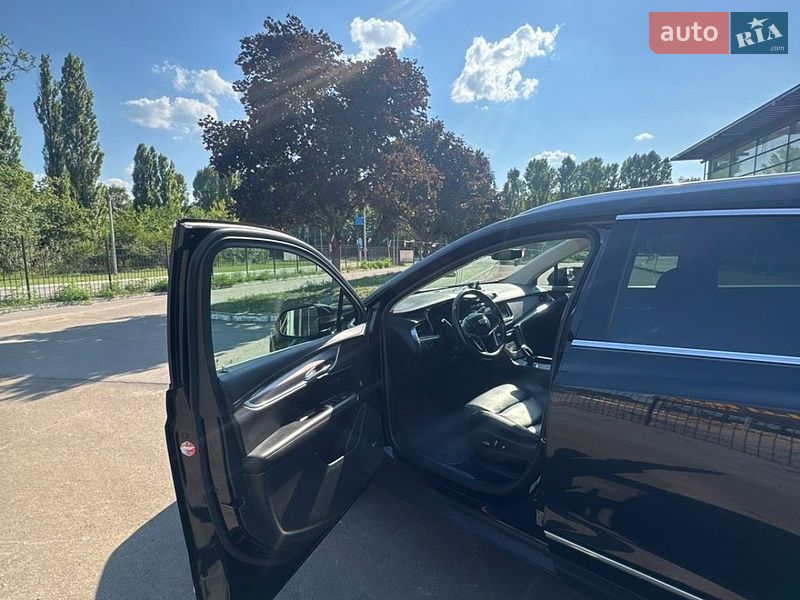 Внедорожник / Кроссовер Cadillac XT5 2016 в Кременчуге