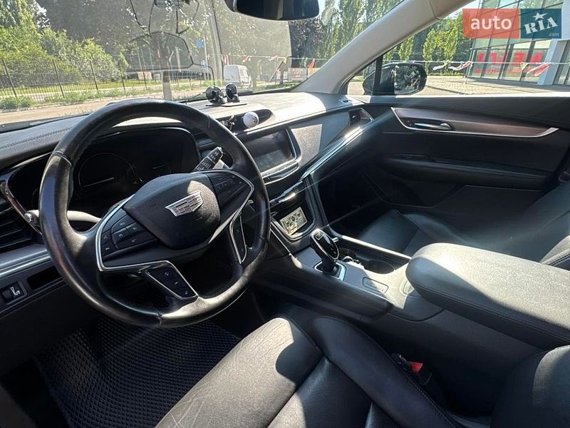 Внедорожник / Кроссовер Cadillac XT5 2016 в Кременчуге