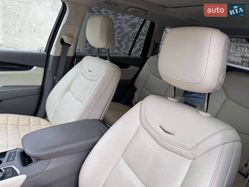 Универсал Cadillac XT6 2022 в Днепре
