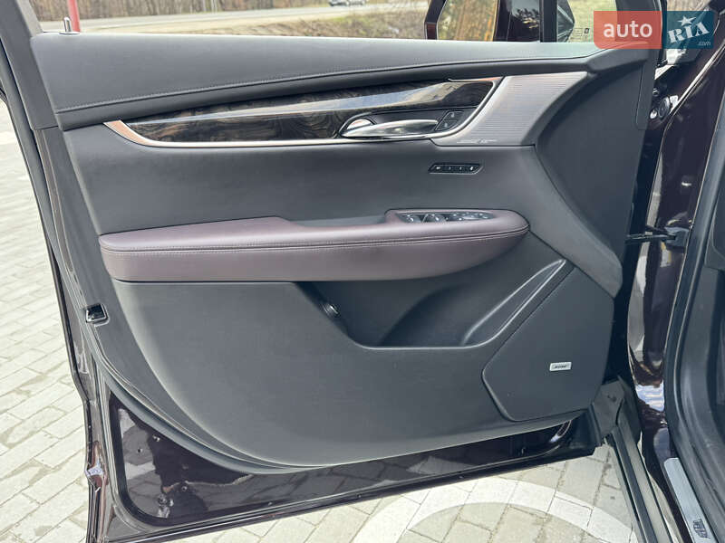 Внедорожник / Кроссовер Cadillac XT6 2019 в Киеве