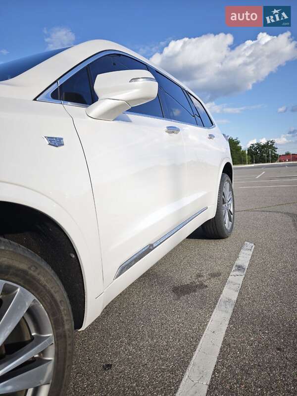 Внедорожник / Кроссовер Cadillac XT6 2019 в Киеве