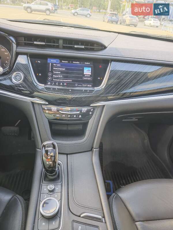 Внедорожник / Кроссовер Cadillac XT6 2019 в Киеве