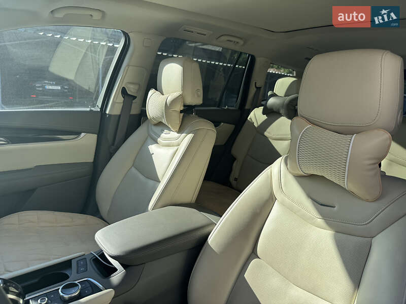 Универсал Cadillac XT6 2022 в Днепре