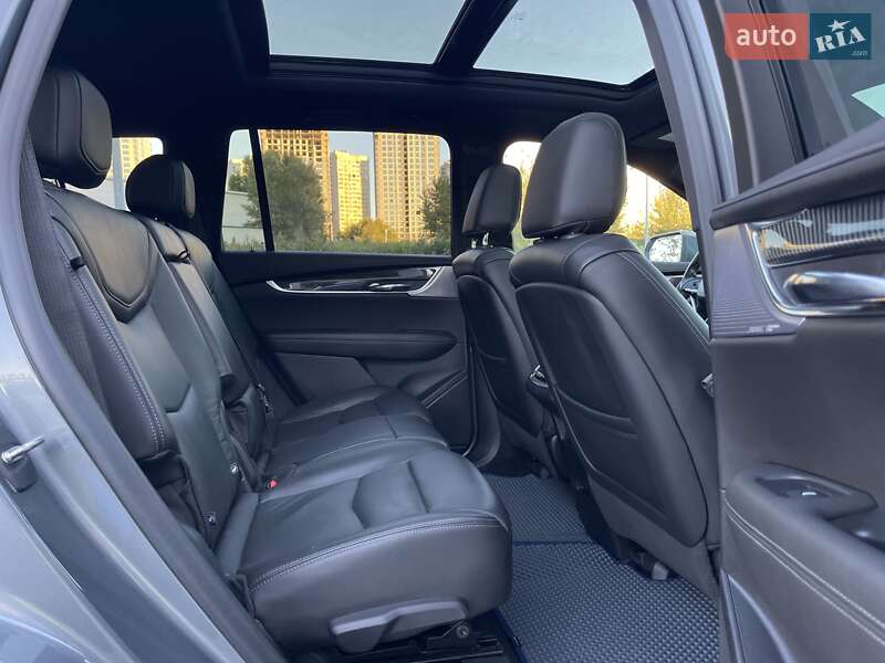 Внедорожник / Кроссовер Cadillac XT6 2019 в Киеве