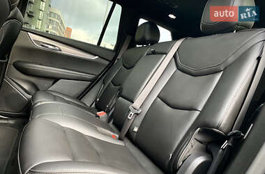 Позашляховик / Кросовер Cadillac XT6 2021 в 