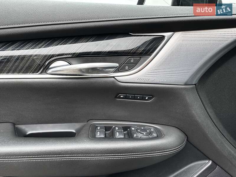 Внедорожник / Кроссовер Cadillac XT6 2019 в Киеве