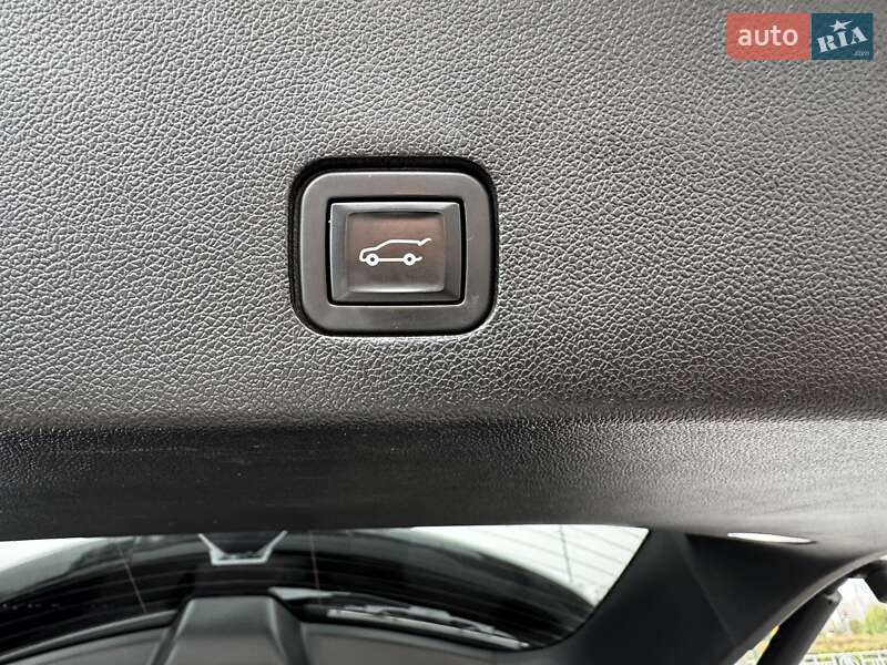 Внедорожник / Кроссовер Cadillac XT6 2019 в Киеве