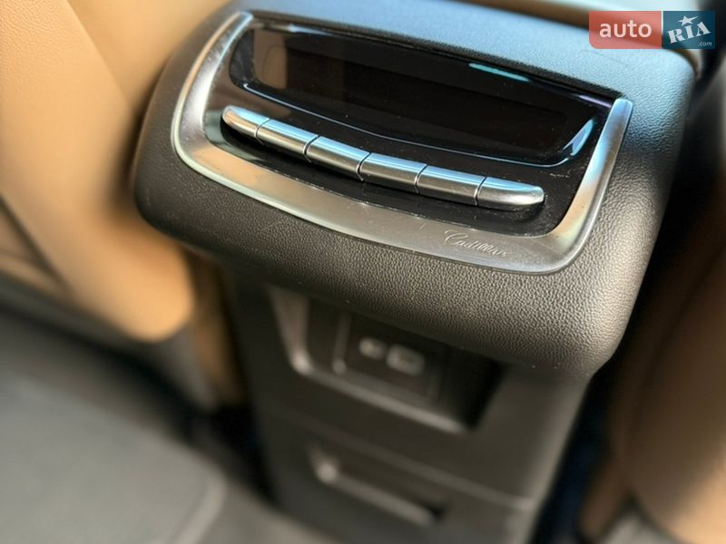 Внедорожник / Кроссовер Cadillac XT6 2019 в Киеве