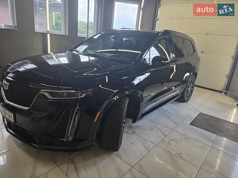 Cadillac XT6