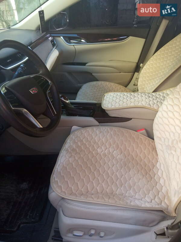 Седан Cadillac XTS 2017 в Львове