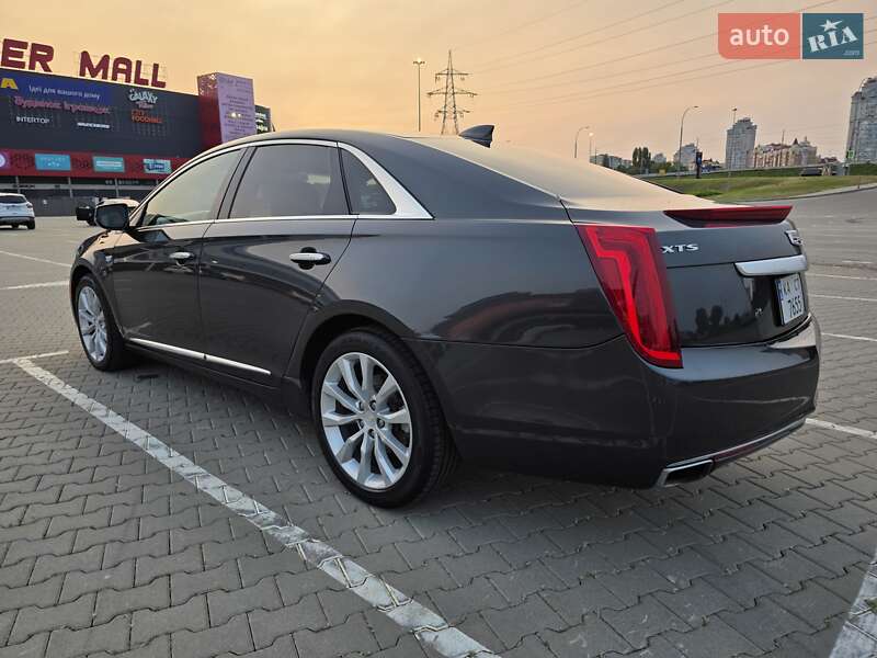 Седан Cadillac XTS 2016 в Киеве
