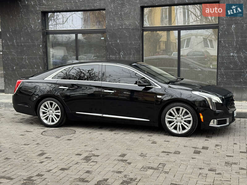 Седан Cadillac XTS 2018 в Ужгороді
