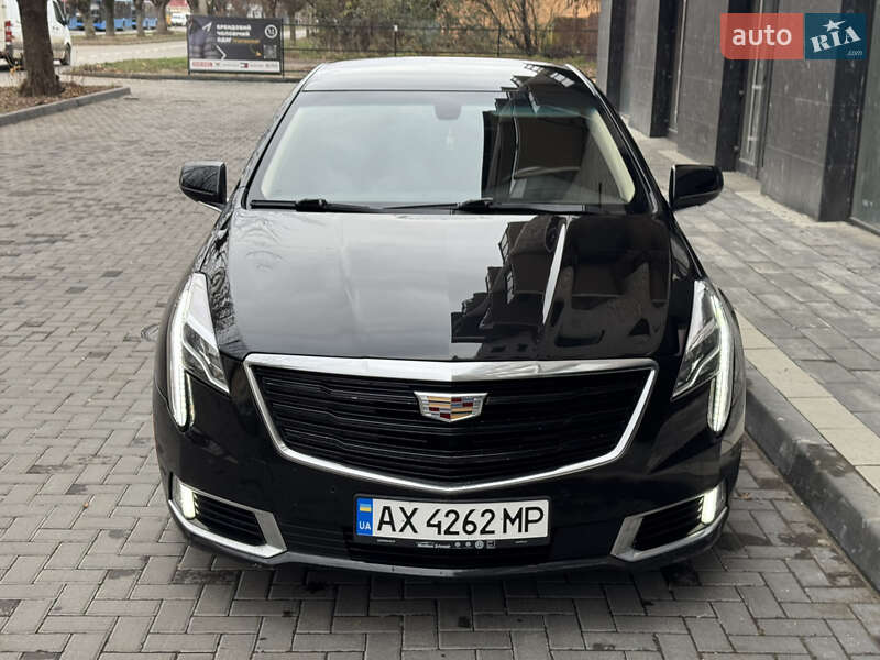 Седан Cadillac XTS 2018 в Ужгороді