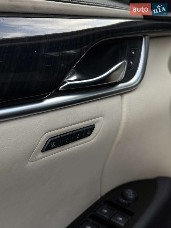 Седан Cadillac XTS 2012 в Івано-Франківську