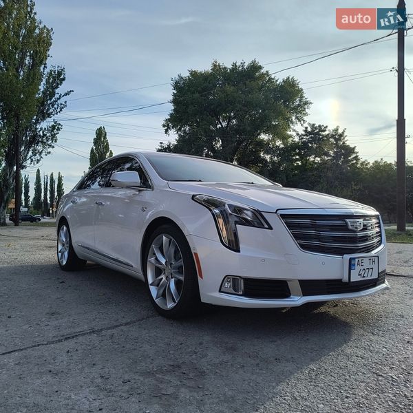 Седан Cadillac XTS 2019 в Никополе