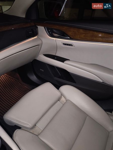 Седан Cadillac XTS 2019 в Никополе