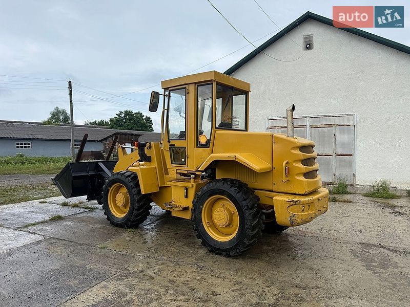 Фронтальный погрузчик Case Construction 621C 1997 в Тячеве