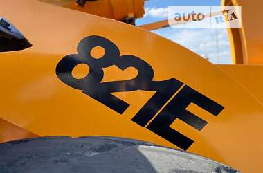Фронтальный погрузчик Case Construction 821E 2008 в 