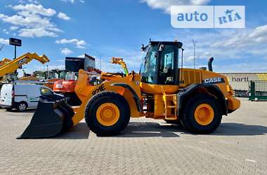Фронтальный погрузчик Case Construction 821E 2008 в 
