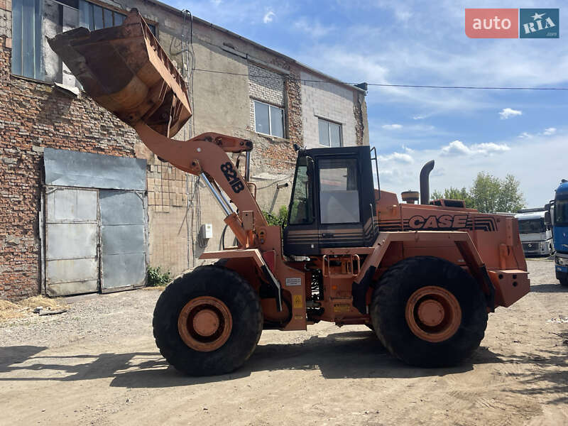 Фронтальный погрузчик Case Construction 821E 1995 в 