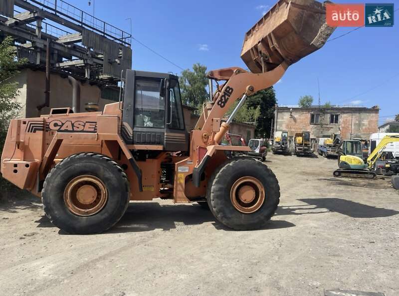 Фронтальный погрузчик Case Construction 821E 1995 в Ровно