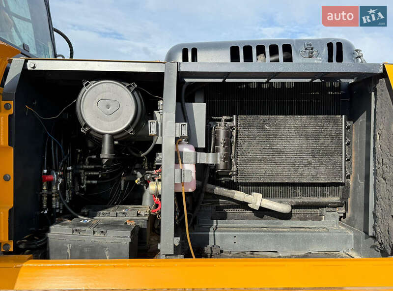 Гусеничный экскаватор Case Construction CX 210 2004 в Косове фото 4 Гусеничный экскаватор Case Construction CX 210 2004 в Косове