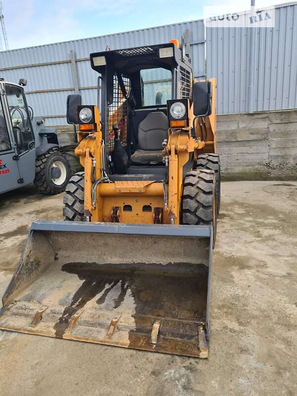 Минипогрузчик Case IH 410 2007 в Черновцах